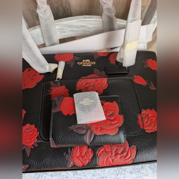 Coach Station Tote And Wallet Set NWT Rose Camo - Picture 14 of 16